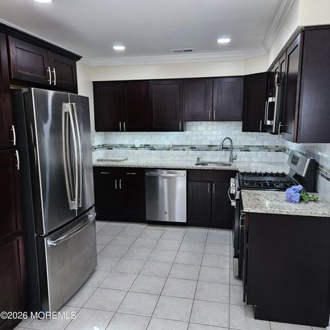3 Millay Court, Freehold, NJ 07728