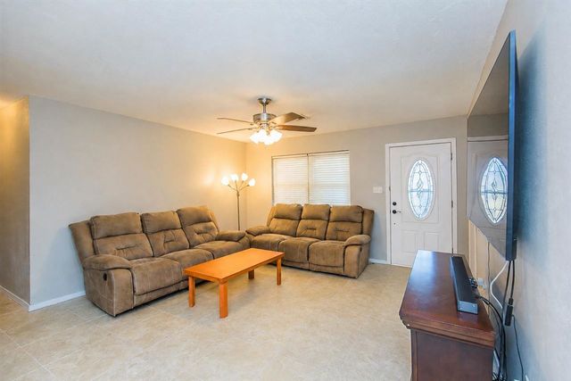 5819 NW Glenn Ave, Lawton, OK 73505