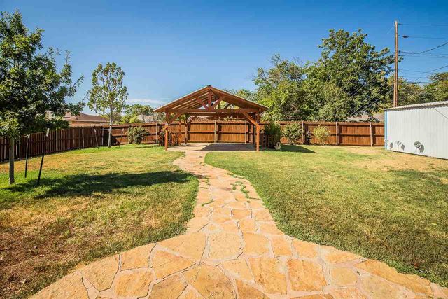 5819 NW Glenn Ave, Lawton, OK 73505