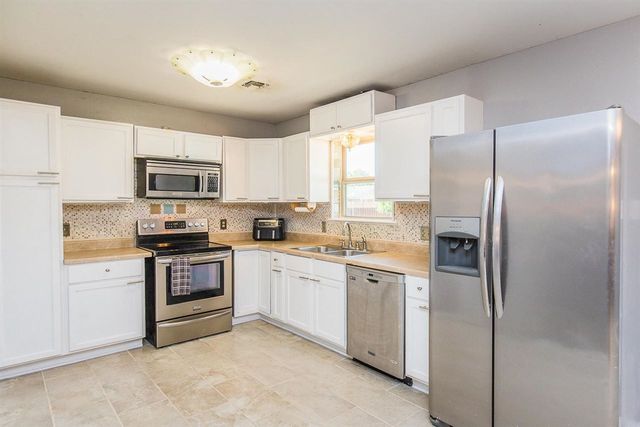 5819 NW Glenn Ave, Lawton, OK 73505