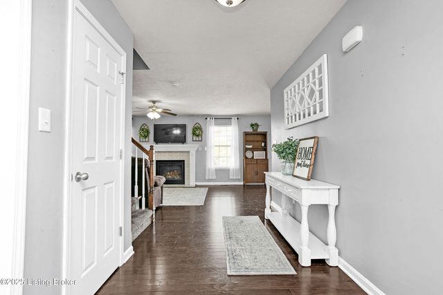 371 Persimmon Dr, Mt Washington, KY 40047