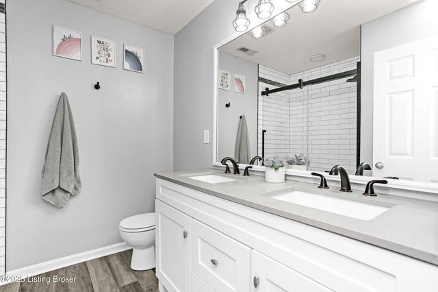 371 Persimmon Dr, Mt Washington, KY 40047