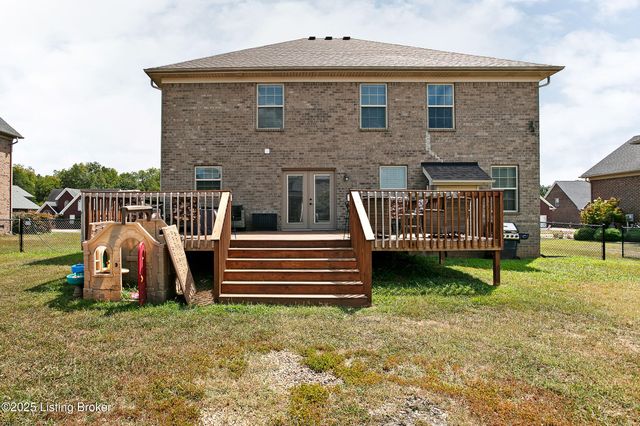 371 Persimmon Dr, Mt Washington, KY 40047