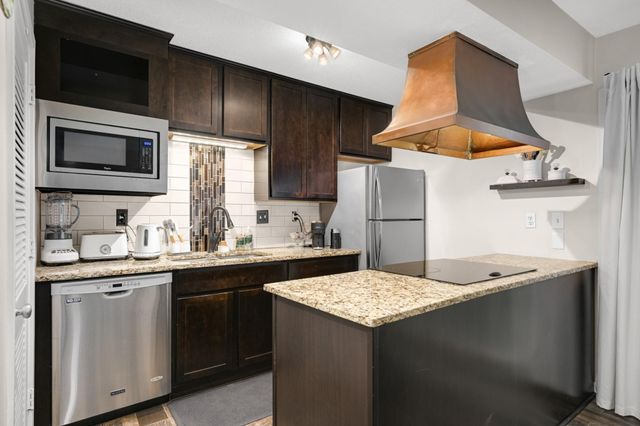 6373 Barrie Road, Edina, MN 55435