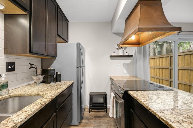 6373 Barrie Road, Edina, MN 55435