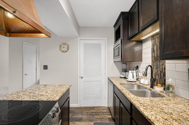 6373 Barrie Road, Edina, MN 55435