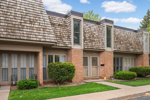 6373 Barrie Road, Edina, MN 55435