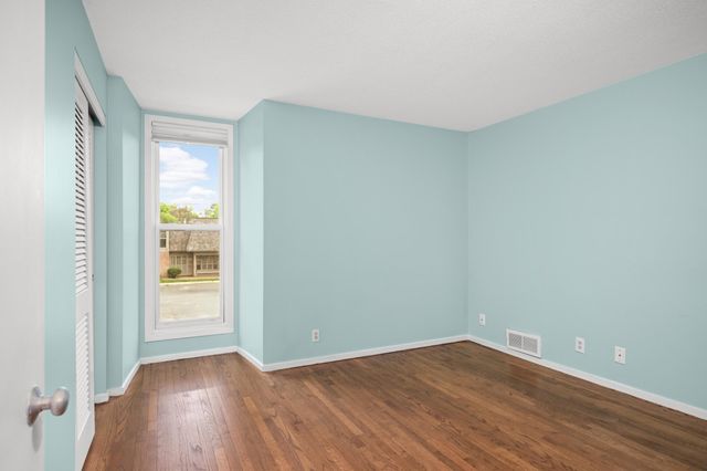 6373 Barrie Road, Edina, MN 55435