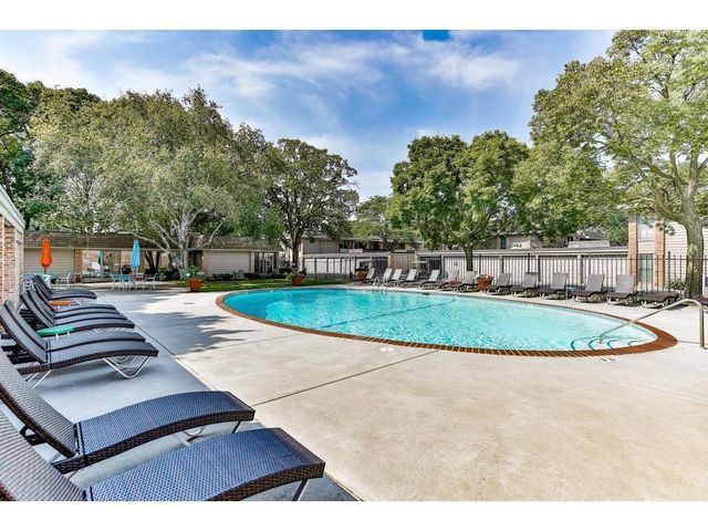 6373 Barrie Road, Edina, MN 55435