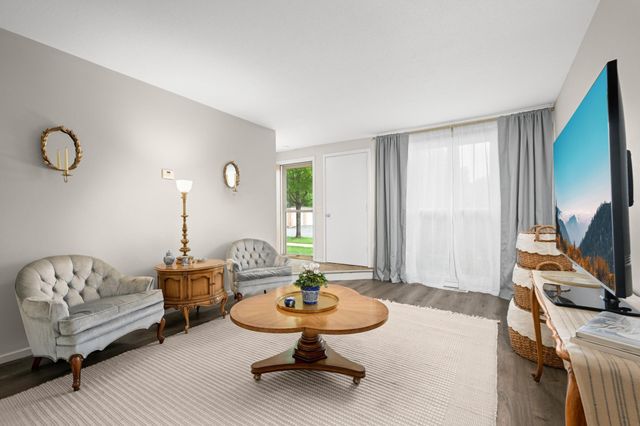 6373 Barrie Road, Edina, MN 55435