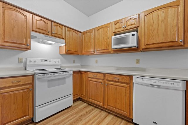 4787 W MAPLE LEAF CIRCLE, Greenfield, WI 53220