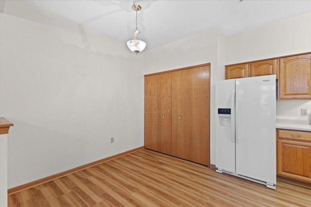 4787 W MAPLE LEAF CIRCLE, Greenfield, WI 53220