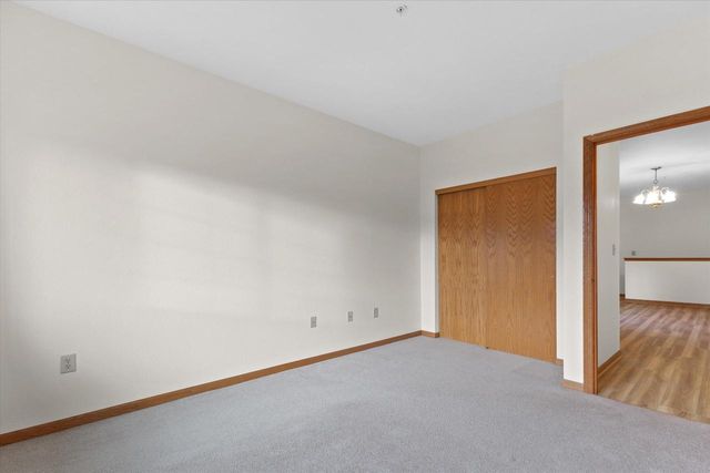 4787 W MAPLE LEAF CIRCLE, Greenfield, WI 53220