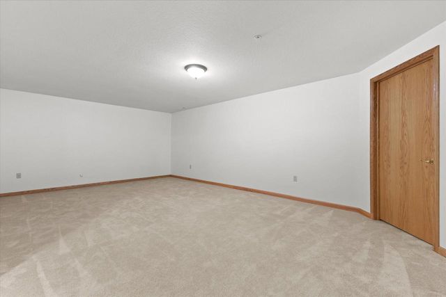 4787 W MAPLE LEAF CIRCLE, Greenfield, WI 53220