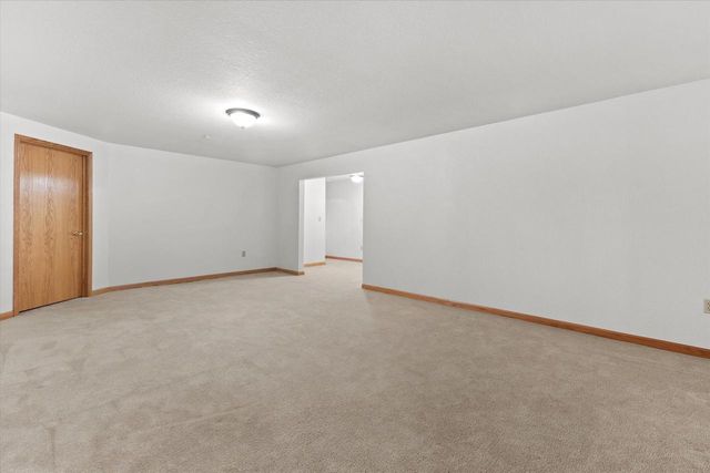 4787 W MAPLE LEAF CIRCLE, Greenfield, WI 53220