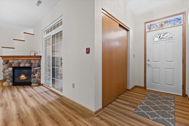 4787 W MAPLE LEAF CIRCLE, Greenfield, WI 53220