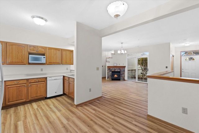 4787 W MAPLE LEAF CIRCLE, Greenfield, WI 53220