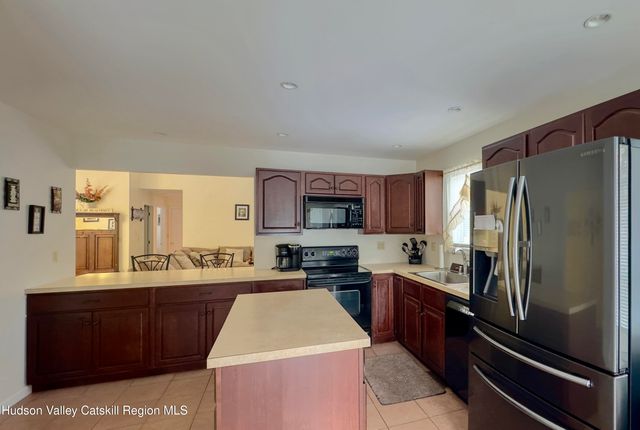 13 Andre Court, Athens, NY 12015