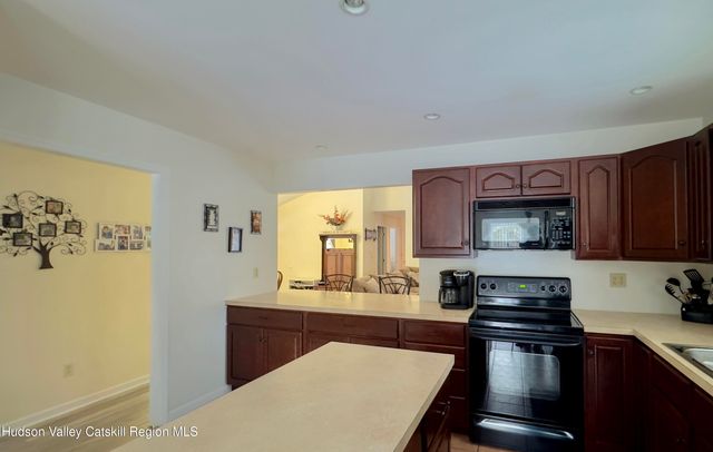 13 Andre Court, Athens, NY 12015