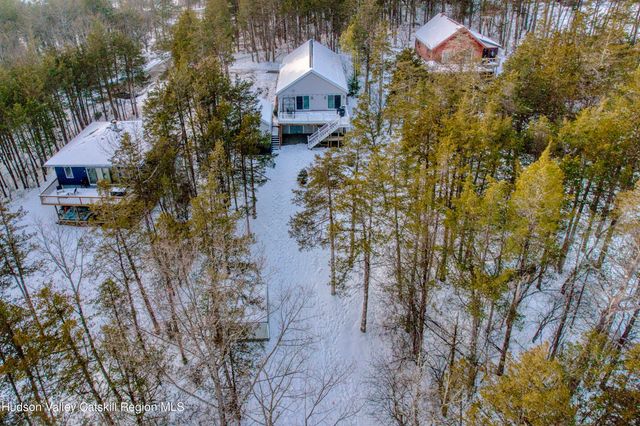 13 Andre Court, Athens, NY 12015