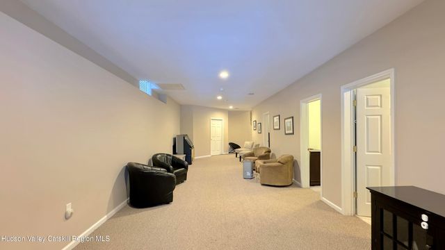 13 Andre Court, Athens, NY 12015