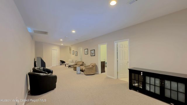 13 Andre Court, Athens, NY 12015