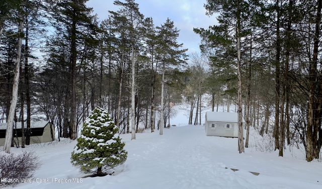 13 Andre Court, Athens, NY 12015