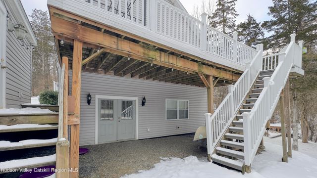 13 Andre Court, Athens, NY 12015