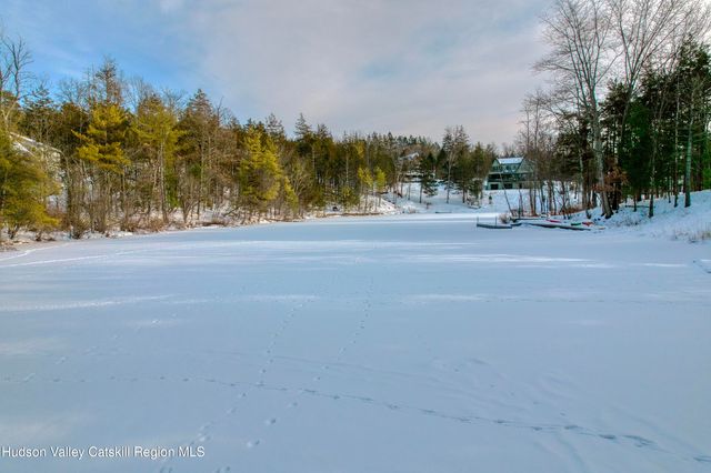 13 Andre Court, Athens, NY 12015