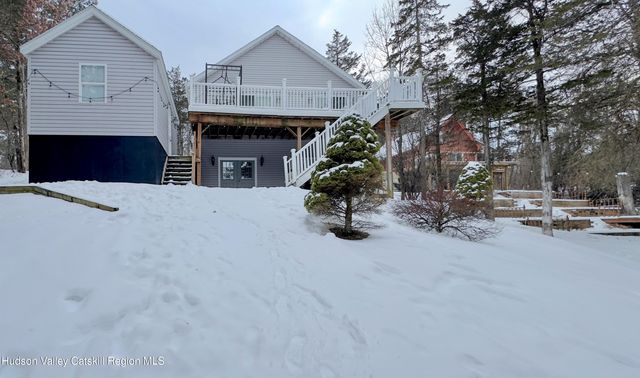 13 Andre Court, Athens, NY 12015