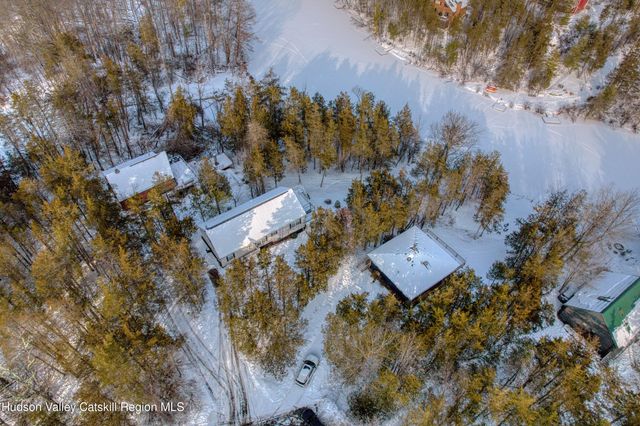 13 Andre Court, Athens, NY 12015