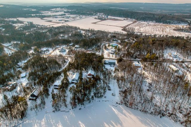 13 Andre Court, Athens, NY 12015