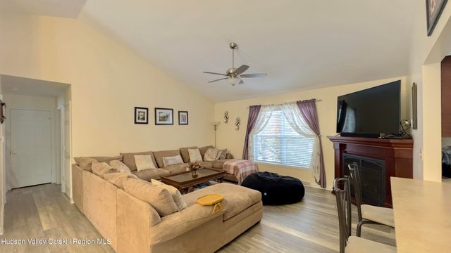 13 Andre Court, Athens, NY 12015