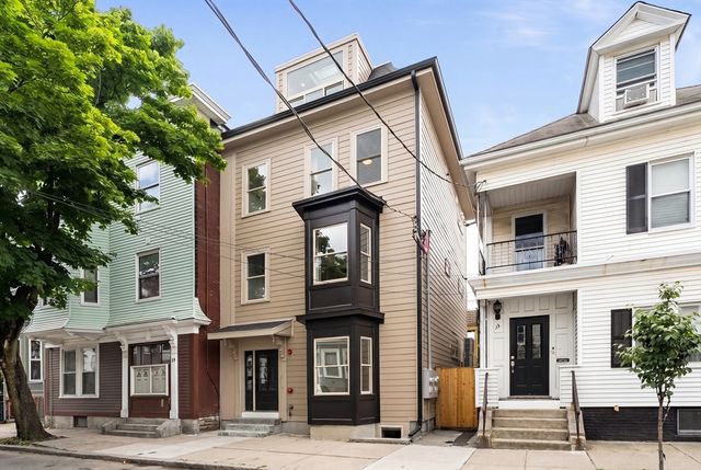 17 Princeton St 1, Boston, MA 02128
