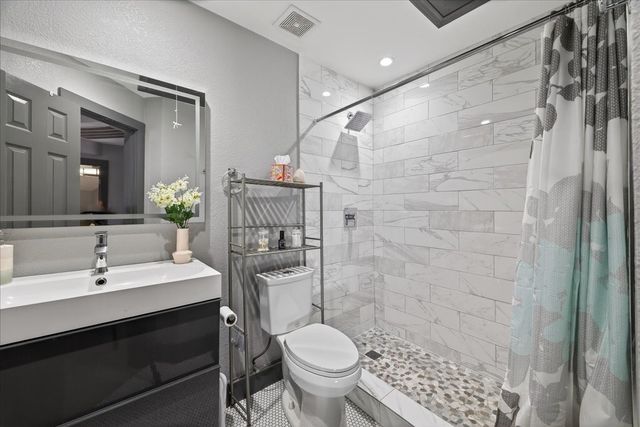 2934 N Bend Drive, Dallas, TX 75229