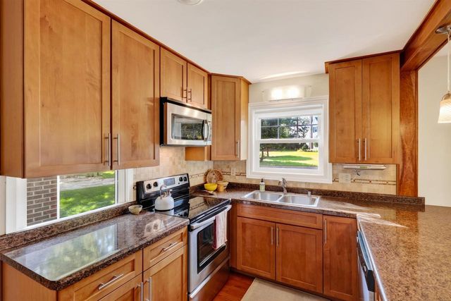 186 Hillcrest Circle, Sun Prairie, WI 53590