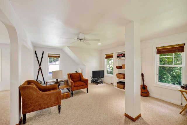 186 Hillcrest Circle, Sun Prairie, WI 53590