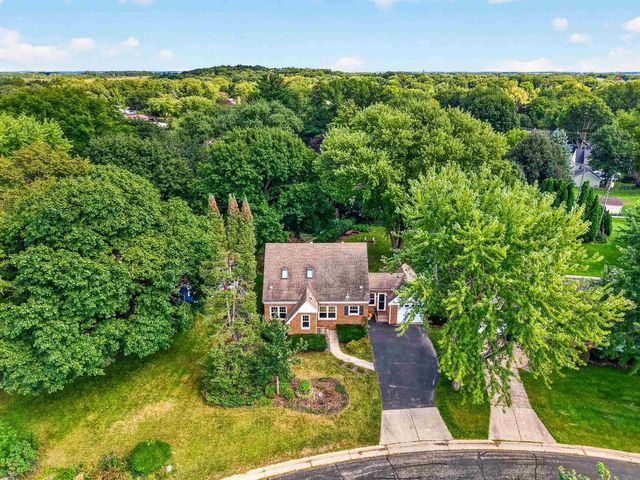 186 Hillcrest Circle, Sun Prairie, WI 53590