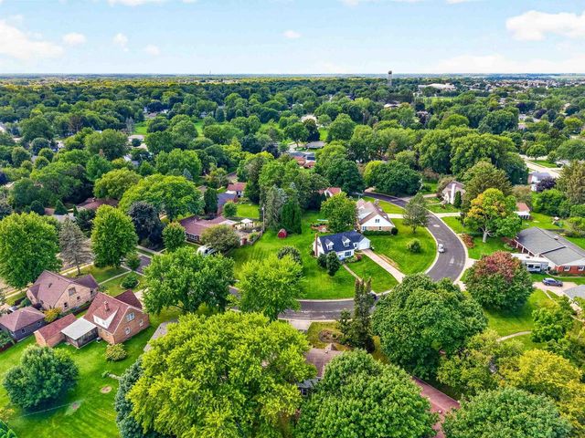 186 Hillcrest Circle, Sun Prairie, WI 53590