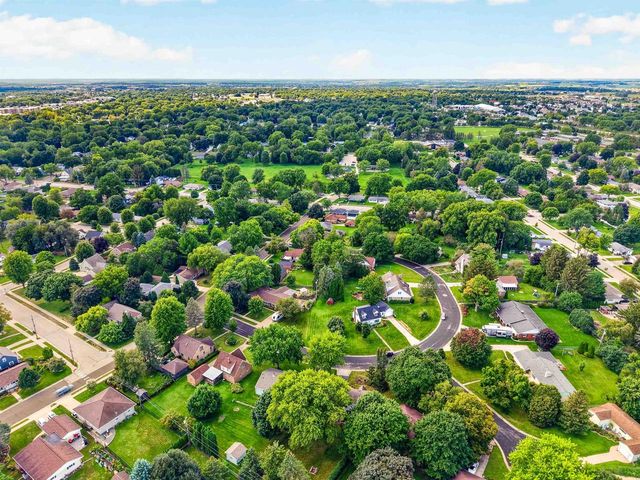 186 Hillcrest Circle, Sun Prairie, WI 53590