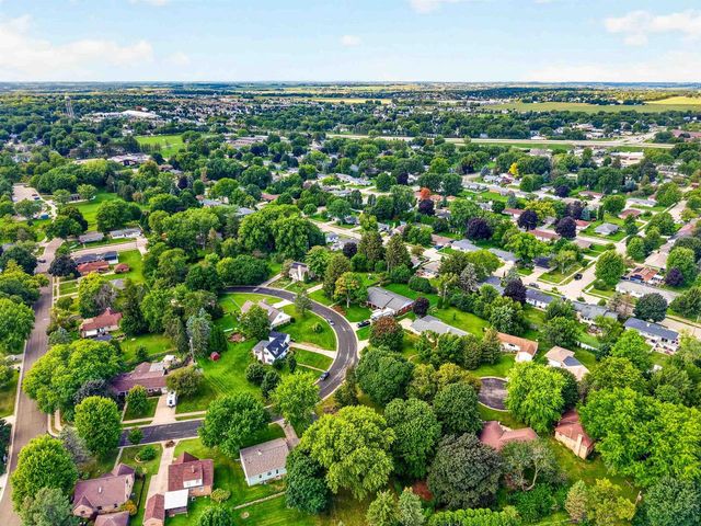 186 Hillcrest Circle, Sun Prairie, WI 53590
