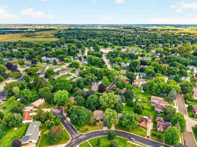 186 Hillcrest Circle, Sun Prairie, WI 53590