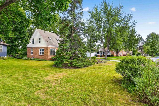 186 Hillcrest Circle, Sun Prairie, WI 53590