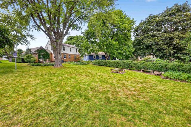 186 Hillcrest Circle, Sun Prairie, WI 53590