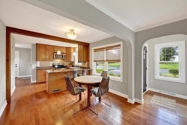 186 Hillcrest Circle, Sun Prairie, WI 53590