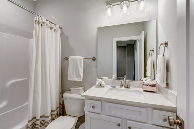 1407 Rebecca Johns Dr, Murfreesboro, TN 37128