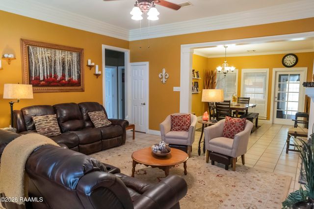 1019 Woodridge Drive, Breaux Bridge, LA 70517