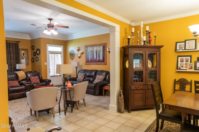 1019 Woodridge Drive, Breaux Bridge, LA 70517