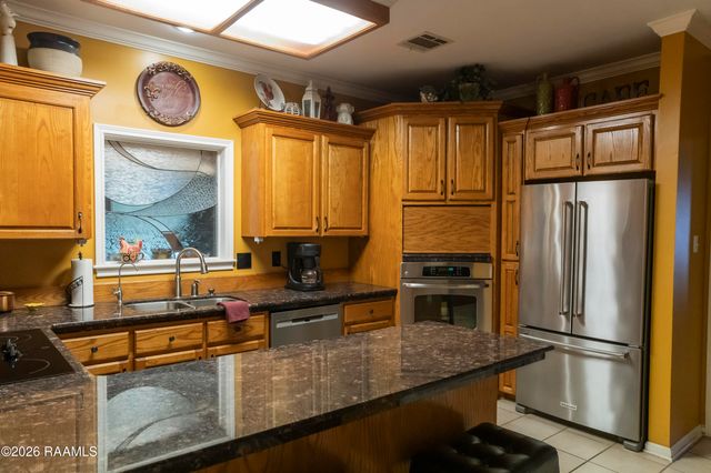1019 Woodridge Drive, Breaux Bridge, LA 70517
