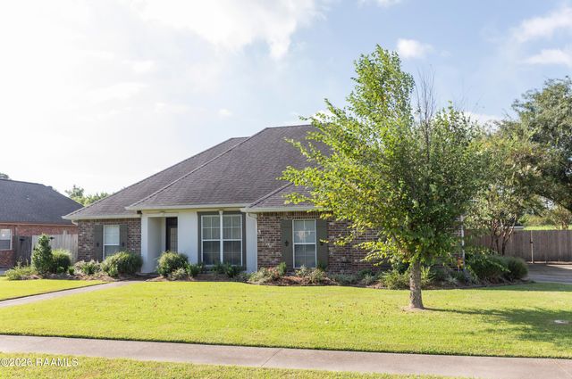1019 Woodridge Drive, Breaux Bridge, LA 70517